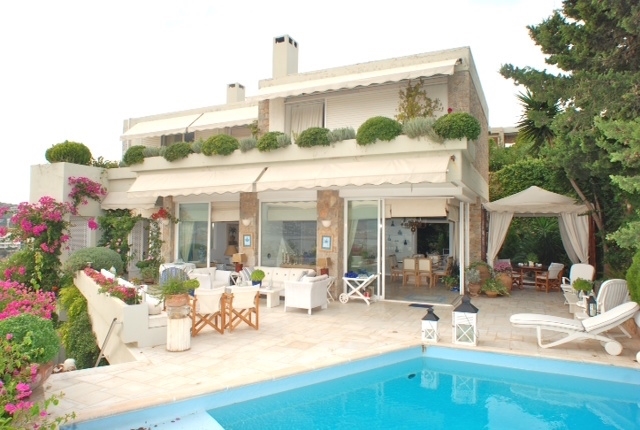 (For Sale) Residential Villa || East Attica/Markopoulo Mesogaias - 425 Sq.m, 6 Bedrooms, 1.800.000€ 