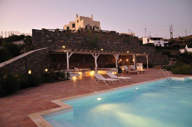 (For Sale) Residential Villa || Cyclades/Andros Chora - 250Sq.m, 4Bedrooms, 1.100.000€ 