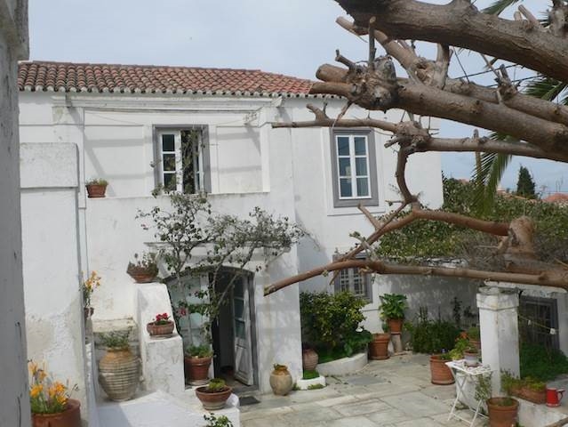 (For Sale) Residential Detached house || Piraias/Spetses - 133,00Sq.m, 3Bedrooms, 1.500.000€ 