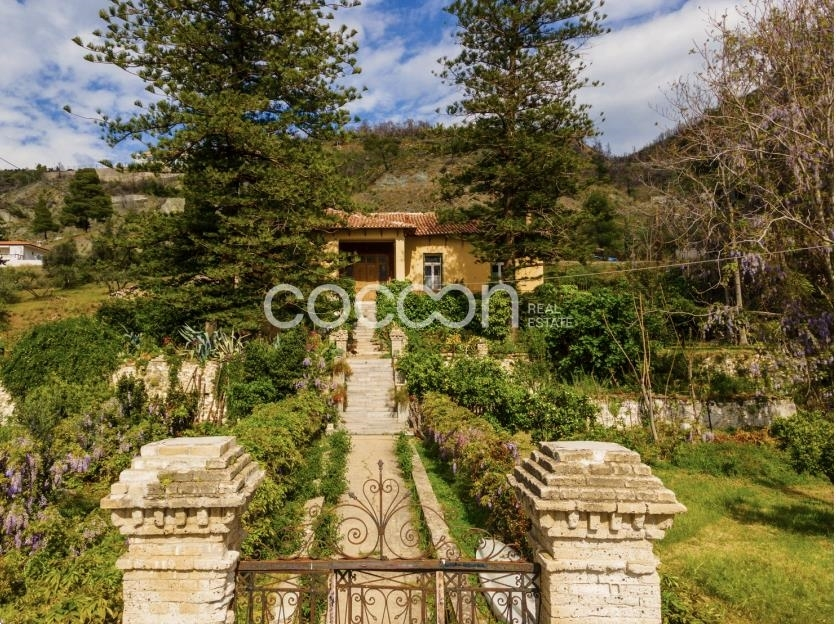 (Προς Πώληση) Κατοικία Βίλα || Ν. Εύβοιας/Λίμνη - 570 τ.μ, 2.900.000€ 