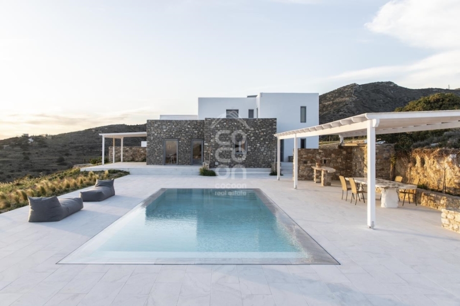 (For Rent) Residential Villa || Cyclades/Paros - 360 Sq.m, 5 Bedrooms 