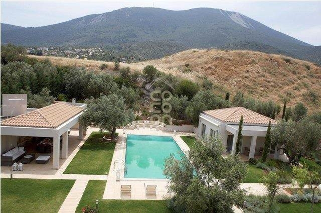 (For Sale) Residential Villa || Evoia/Chalkida - 498 Sq.m, 9 Bedrooms, 3.800.000€ 