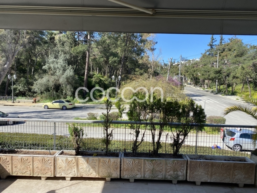 (For Sale) Residential Floor Apartment || Athens North/Filothei - 210 Sq.m, 3 Bedrooms, 950.000€ 